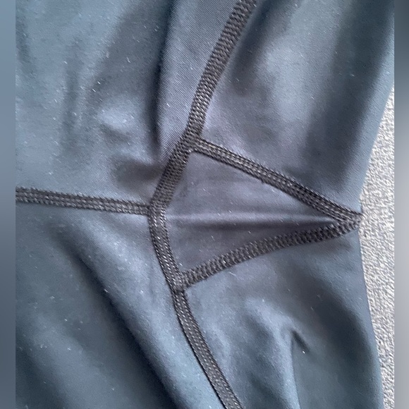 Oraki Leggings from recycled bottles - Picture 7 of 8